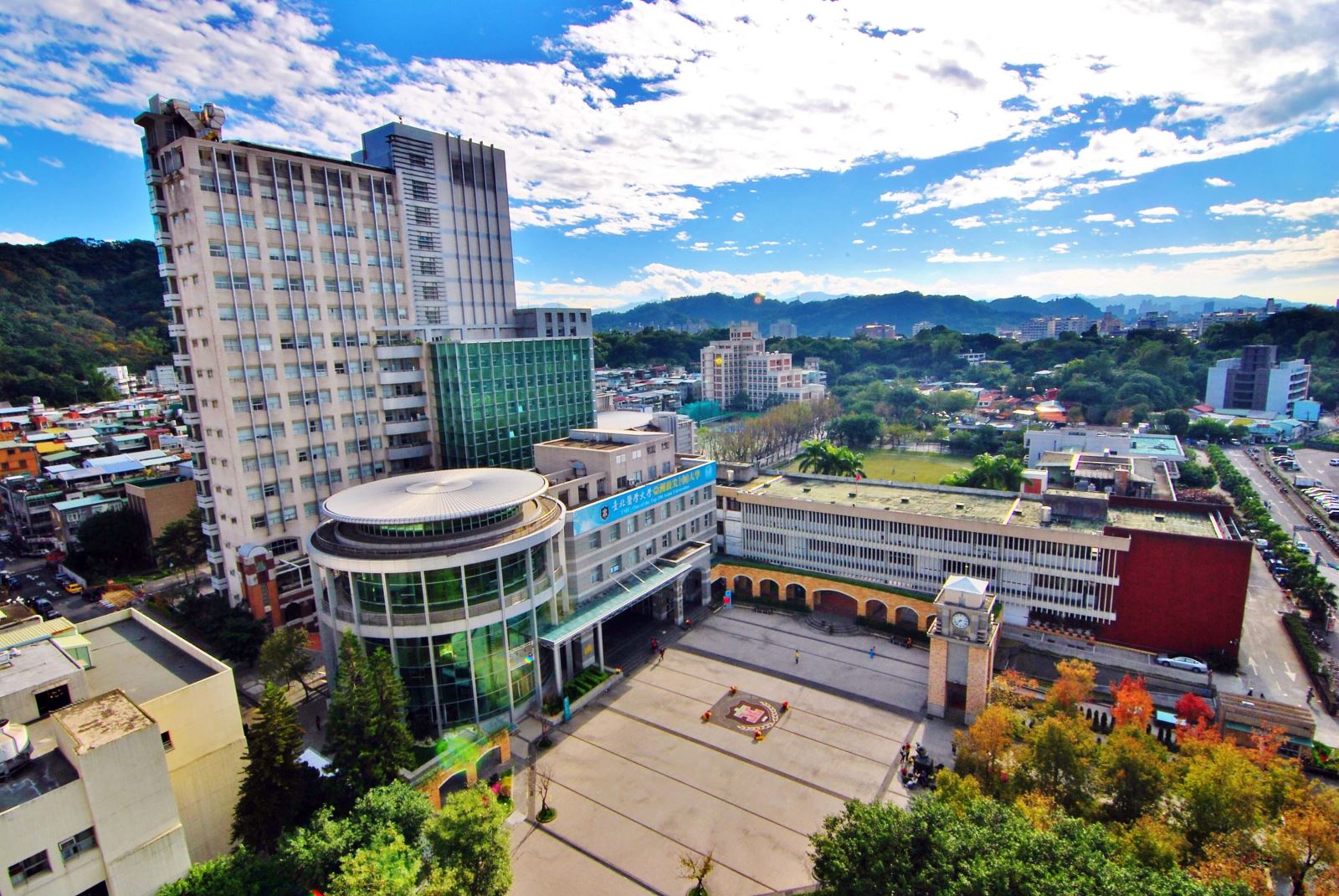 遠眺臺北醫學大學校園 遠眺臺北醫學大學校園